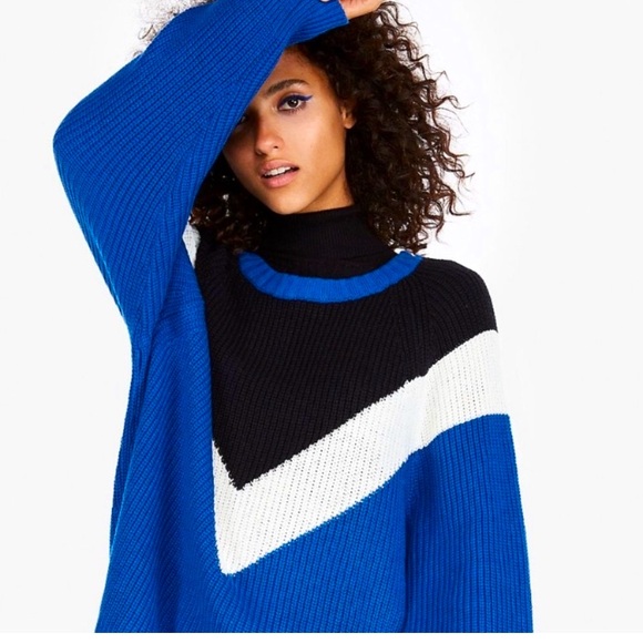 Express Chevron Shaker Chunky Oversized Crew Neck Sweater Blue/Black/White Small - Picture 6 of 6